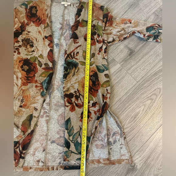 Laura’s Long Fall Floral Super Soft Open duster with side slits . . - Picture 5 of 6